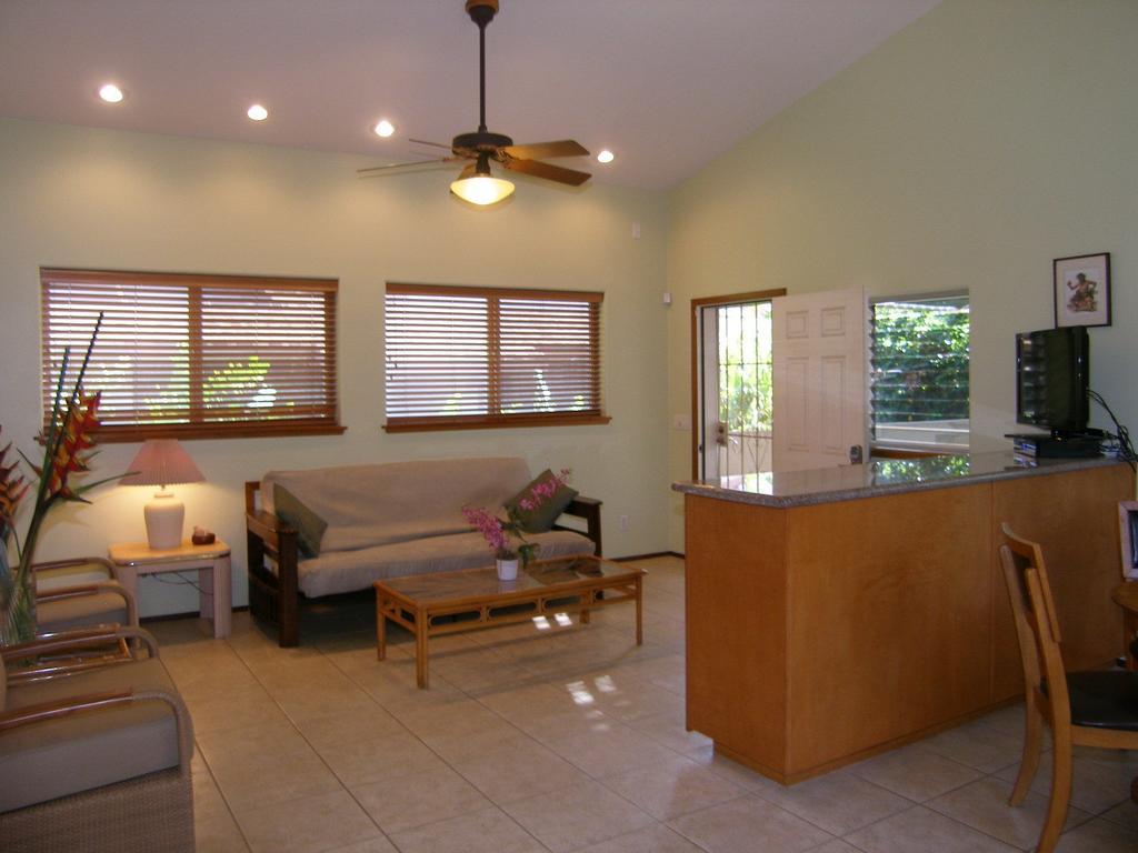 Aloha Aku Inn & Suites Kihei Szoba fotó